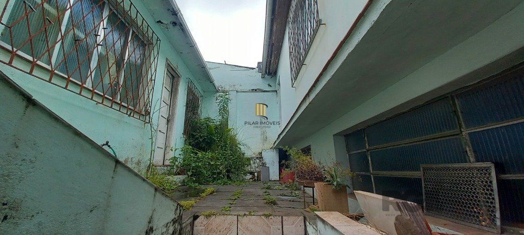 Casa 3 dormitórios no bairro Chácara das Pedras