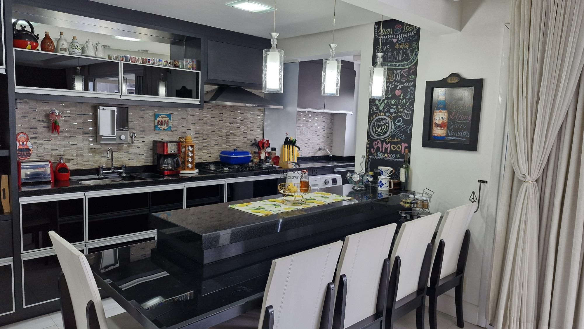 Apartamento mobiliado no Central Parque, 3 dormitorios sendo 1 suíte, banheiro social, lavabo, 114,00m² área privativa, 2 garagens