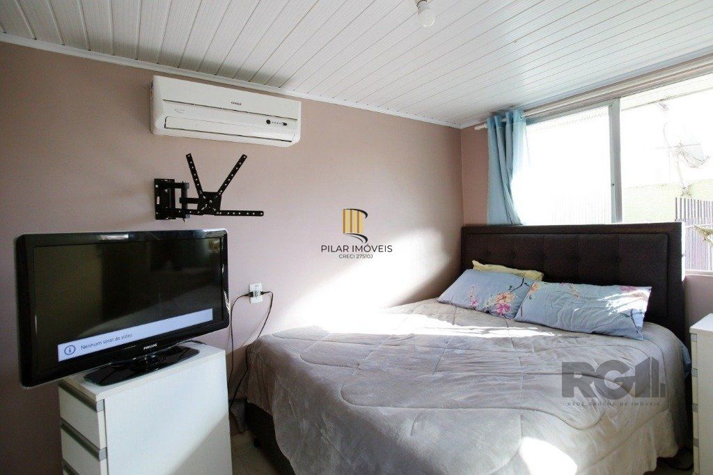 Excelente casa de 235m² com 4 dormitórios e 3 vagas no bairro Azenha.