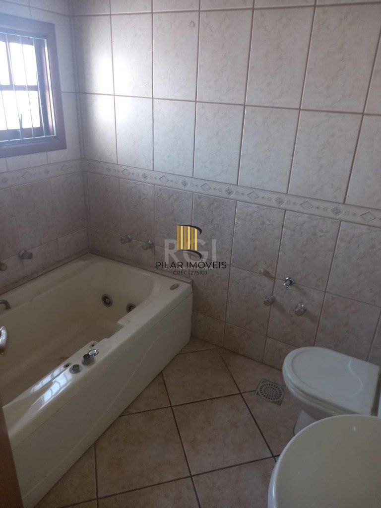 Casa 3 dormitórios no bairro Nonoai