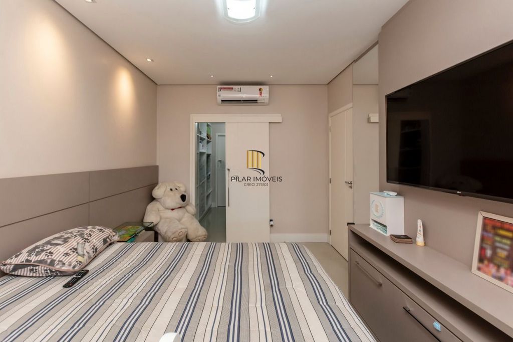 Casa de 2 dormitórios à venda no Bairro na Lomba do Pinheiro - Porto Alegre