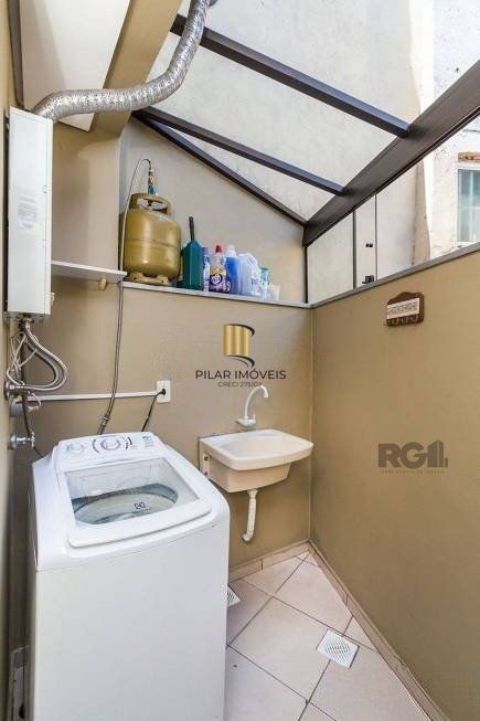 Casa em condomínio de 84m² - 2 dormitórios, 1 suíte e 1 vaga no bairro Ipanema