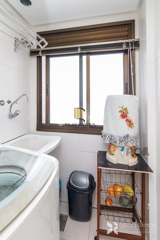 Apartamento à venda com 3 quartos 74 m²  Avalia imóvel no negócio Alto Padrão Rua Casemiro de Abreu, Moinhos de vento, Porto Alegre