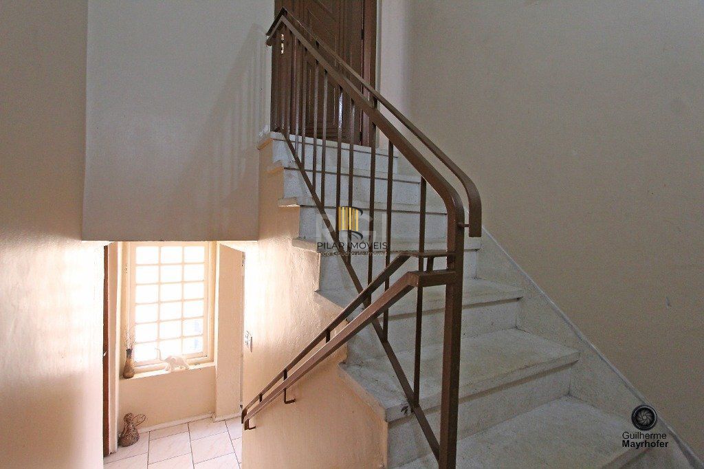 Casa para Venda - 300m², 6 dormitórios, sendo 1 suites, 3 vagas - Menino Deus