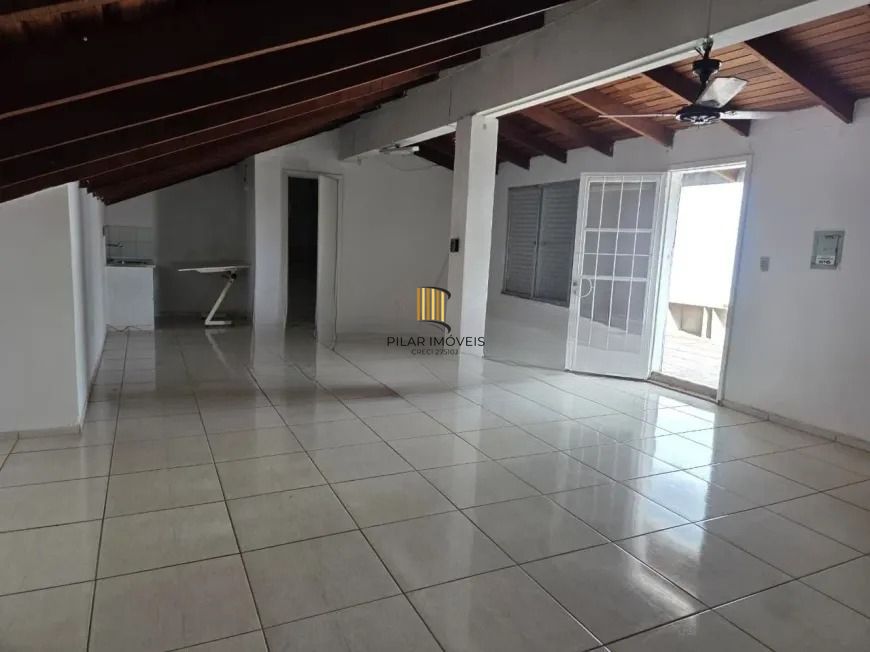 Sobrado com Piscina, Garagem para 3 Carros e Espaço para Salão de Festas à Venda e para Locação em Teresópolis