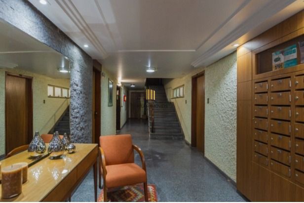 Apartamento com 3 quartos, 1 vaga no bairro Menino Deus