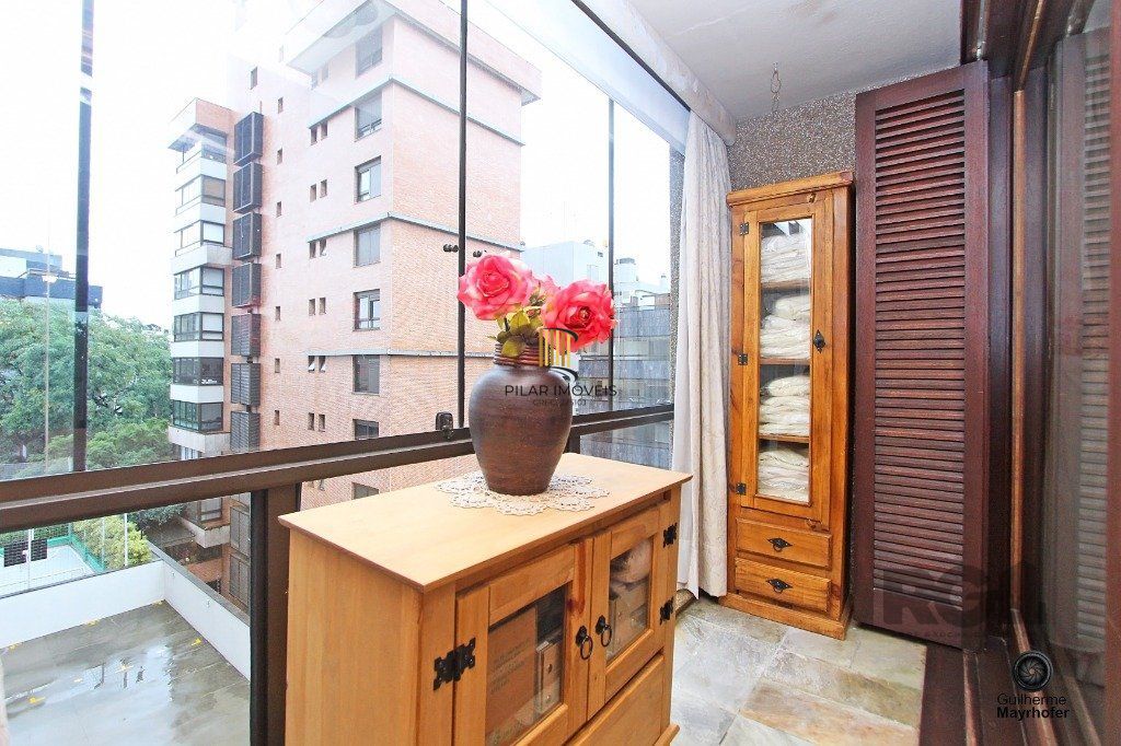Excelente apartamento de 315m² com 3 dormitórios e 2 vagas.