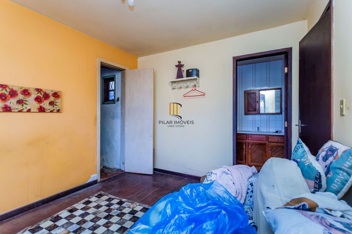 Casa de 3 dormitórios  no Bairro Vila Jardim - Porto Alegre