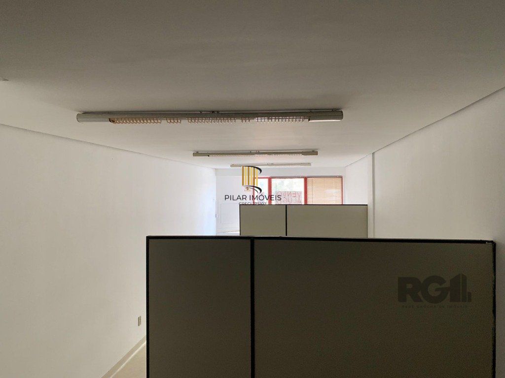 Sala comercial de 36m² no bairro Menino Deus