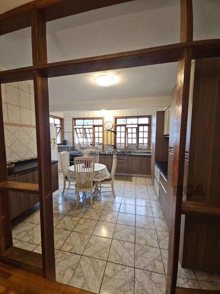 casa de 5 dormitórios no bairro Glória