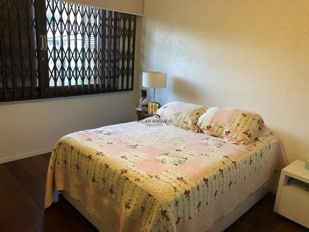 Casa de 3 dormitórios à venda no Bairro, Jardim do Salso - Porto Alegre
