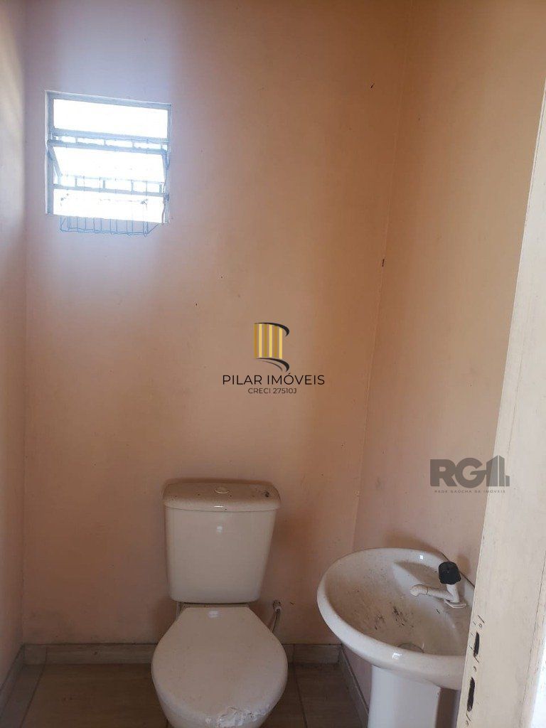 Casa 2 dormitórios no bairro Glória