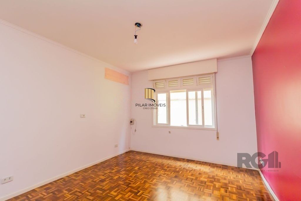 Excelente apartamento de 98m² com 3 dormitórios no bairro Menino Deus.