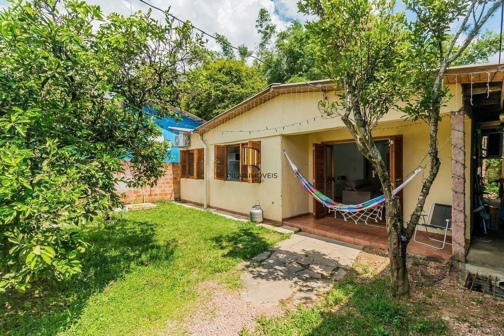 Casa de 2 dormitórios com 98m² no Bairro Lomba do Pinheiro