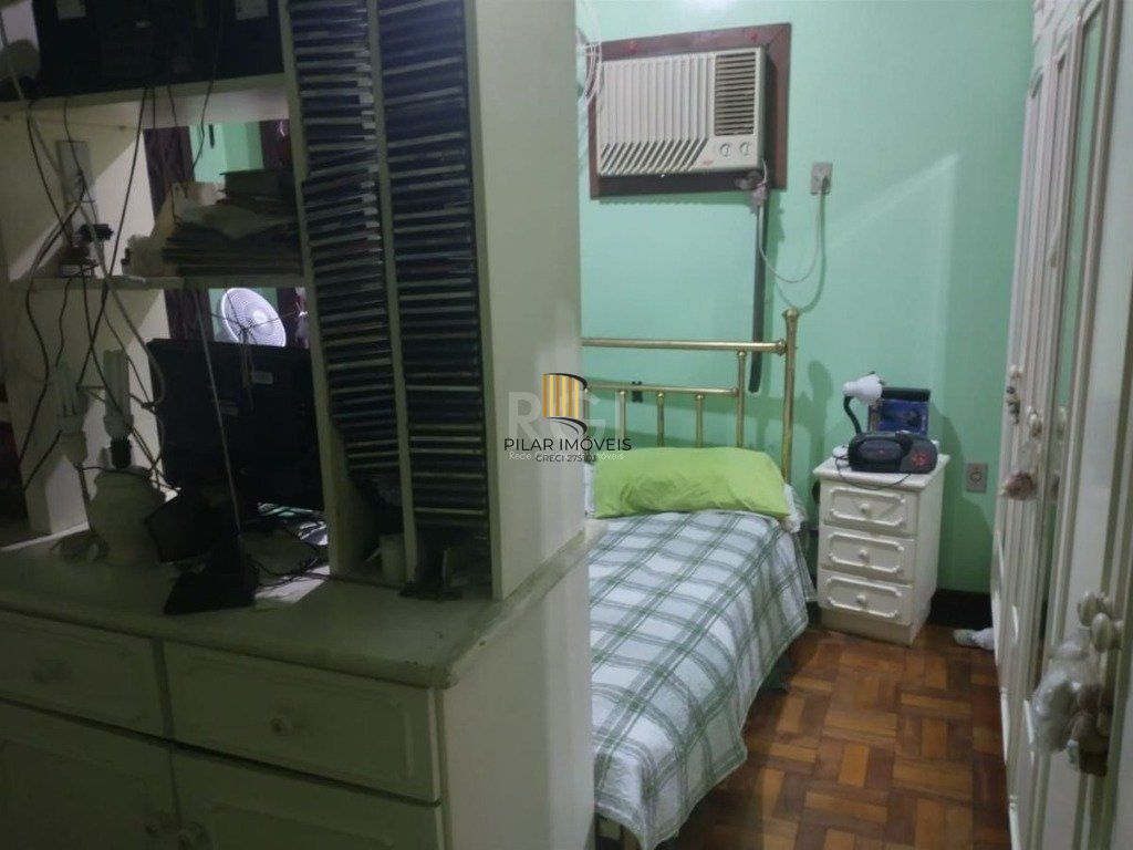 Casa para Venda - 220m², 3 dormitórios, 4 vagas - Teresópolis