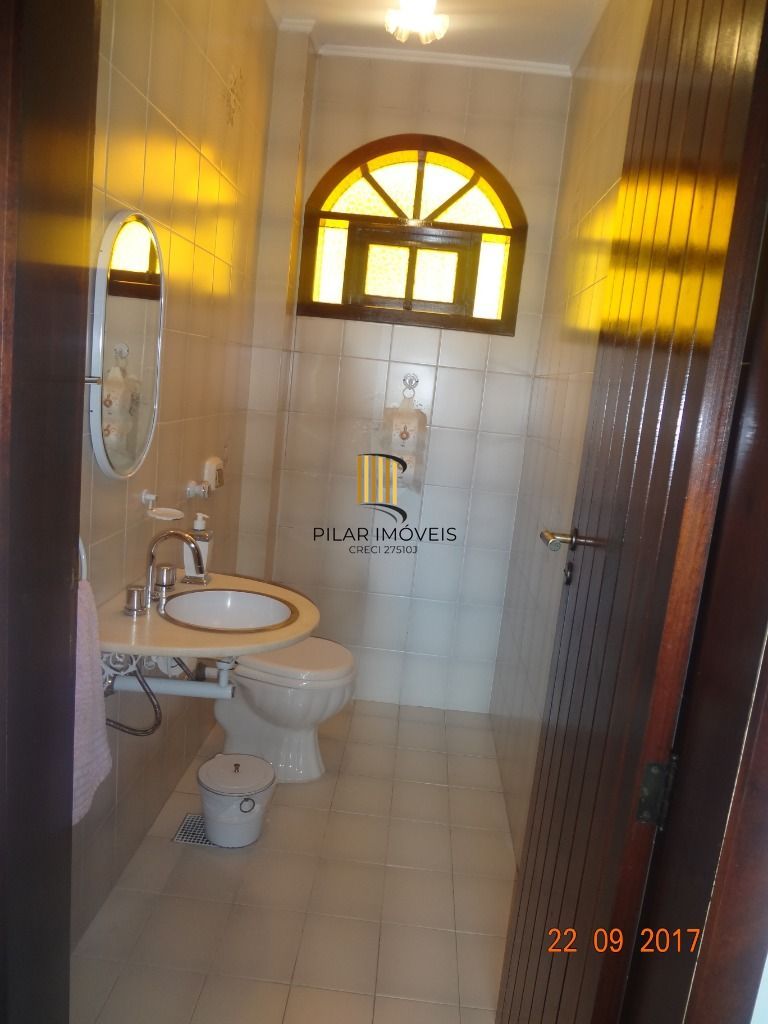 Casa para Venda - 365m², 4 dormitórios, sendo 2 suites, 6 vagas - Nonoai