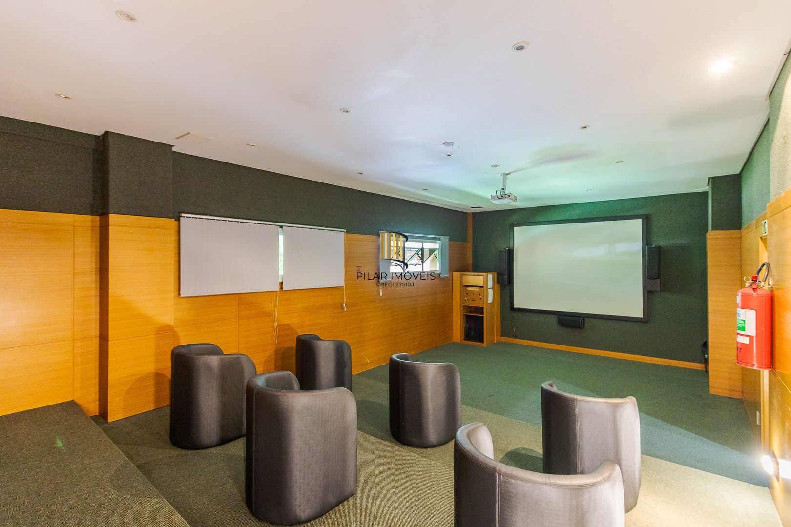 Apartamento de 03 dormitorios com suite, vaga de garagem e infraestrutura completa em Porto Alegre