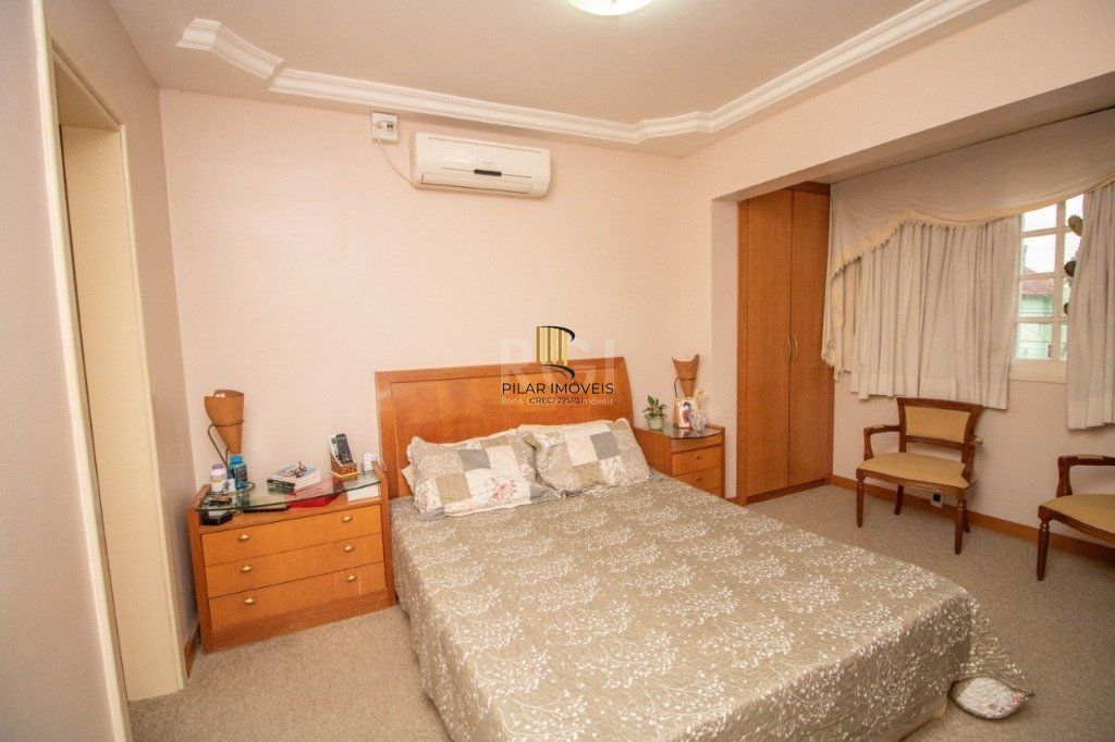 Casa para Venda - 169m², 3 dormitórios, sendo 1 suites, 4 vagas - Ipanema