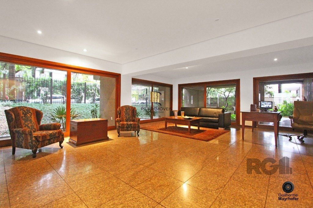 Excelente apartamento de 315m² com 3 dormitórios e 2 vagas.