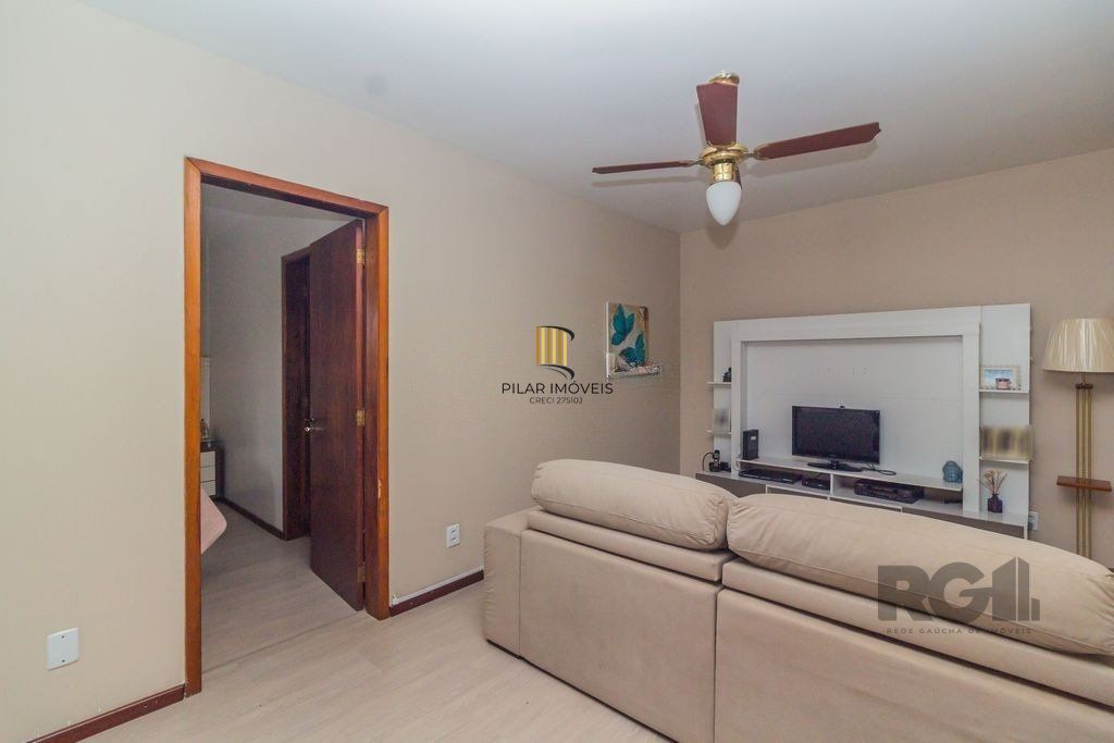 Casa com 3 dormitórios no bairro Nonoai