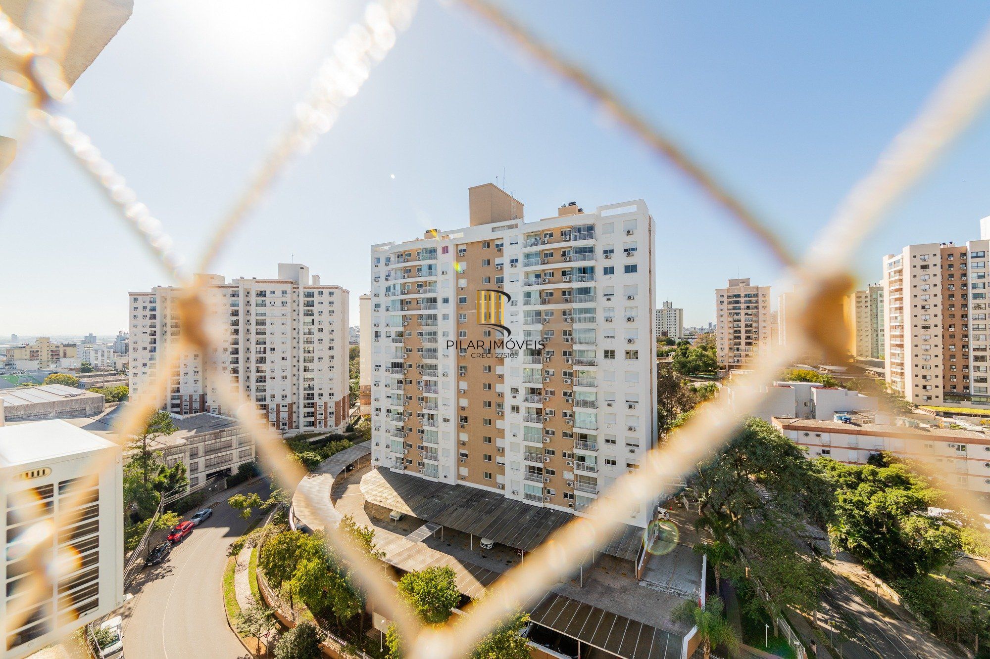 Apartamento com 3 quartos e 79m² à venda em Passo da Areia - Rua Bezerra De Menezes, Passo Da Areia, Porto Alegre