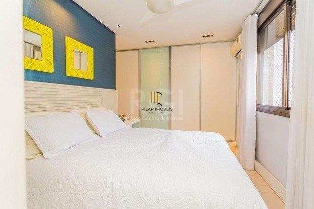 Excelente apartamento de 03 dormitórios com 4 vagas de garagem.