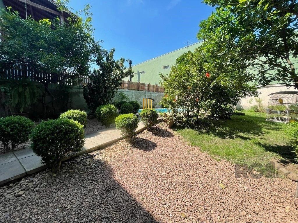 Casa 3 dormitórios no bairro Sarandi