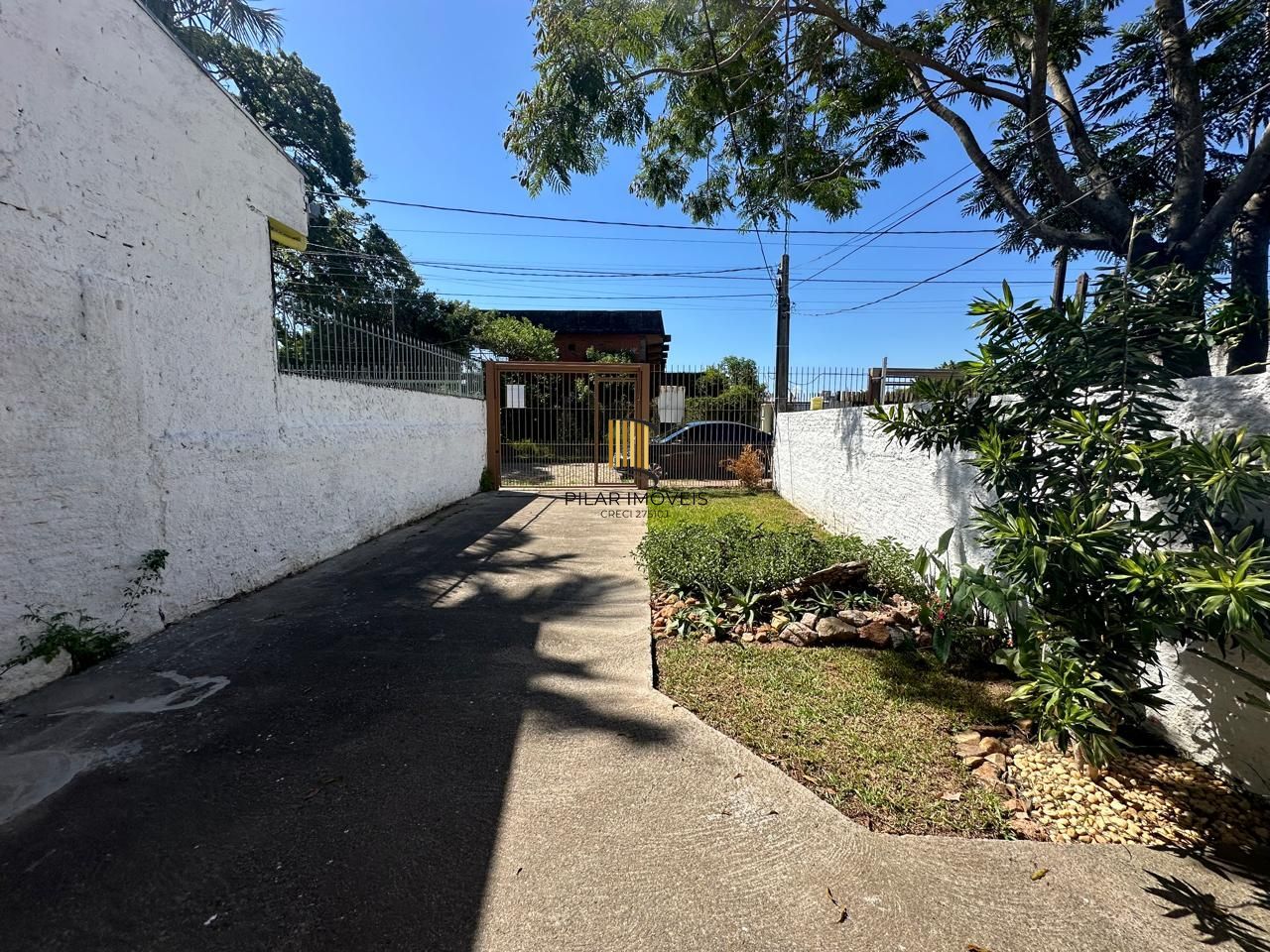 CASA BEM LOCALIZADA NA CAVALHADA EM FRENTE AO CECOPAM