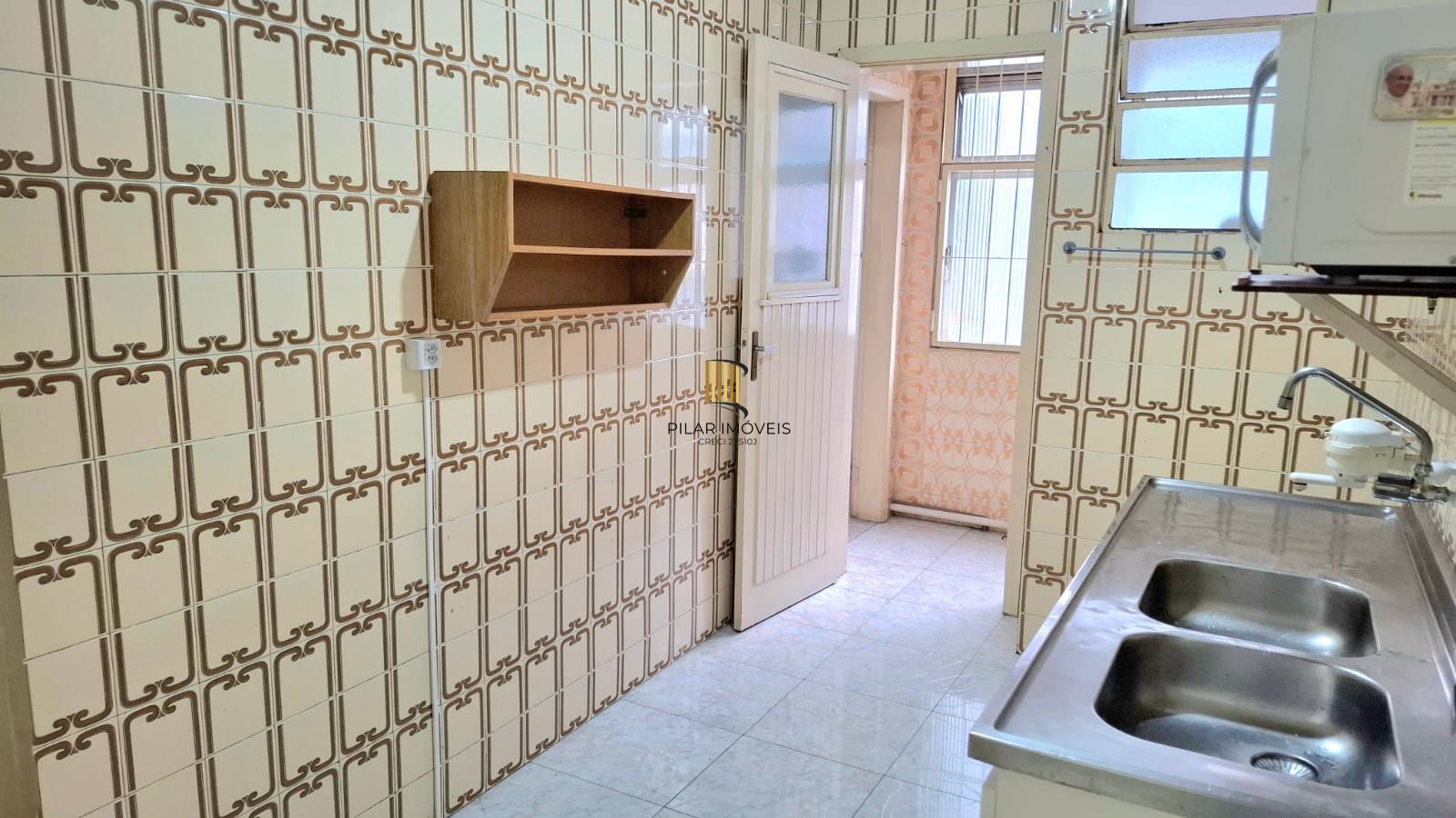 APTO 3 DORM COM DEPENDENCIA EMPREGADA