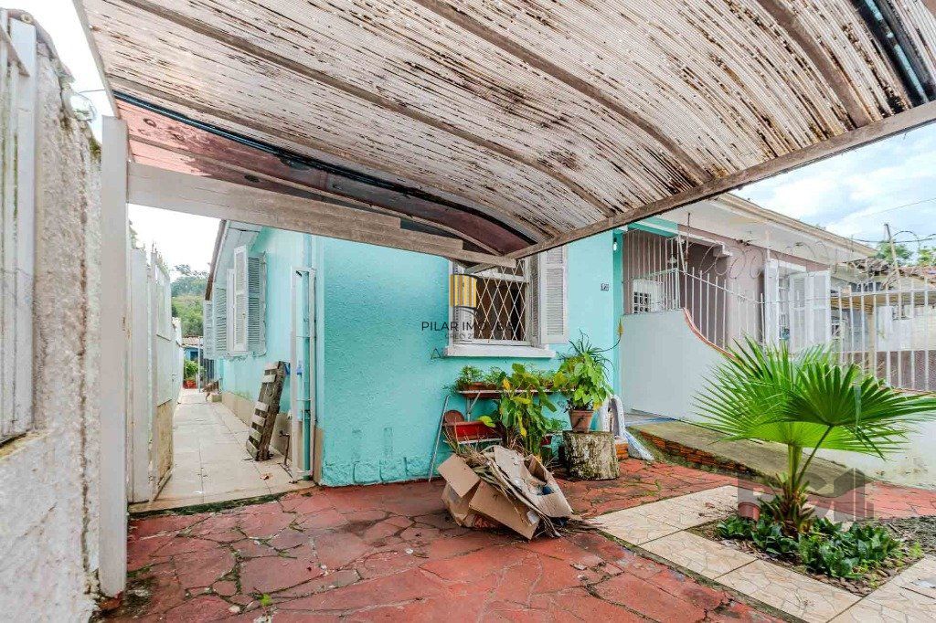 Casa 3 dormitórios no bairro Medianeira