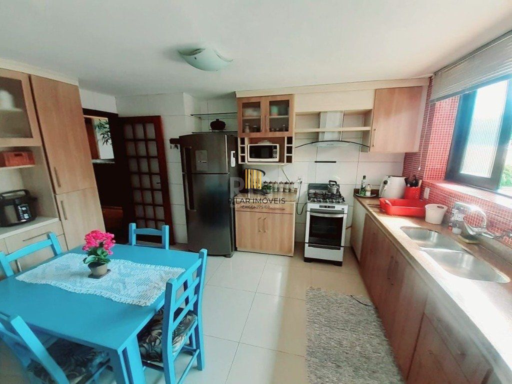 Casa para Venda - 260m², 4 dormitórios, sendo 1 suites, 4 vagas - Nonoai