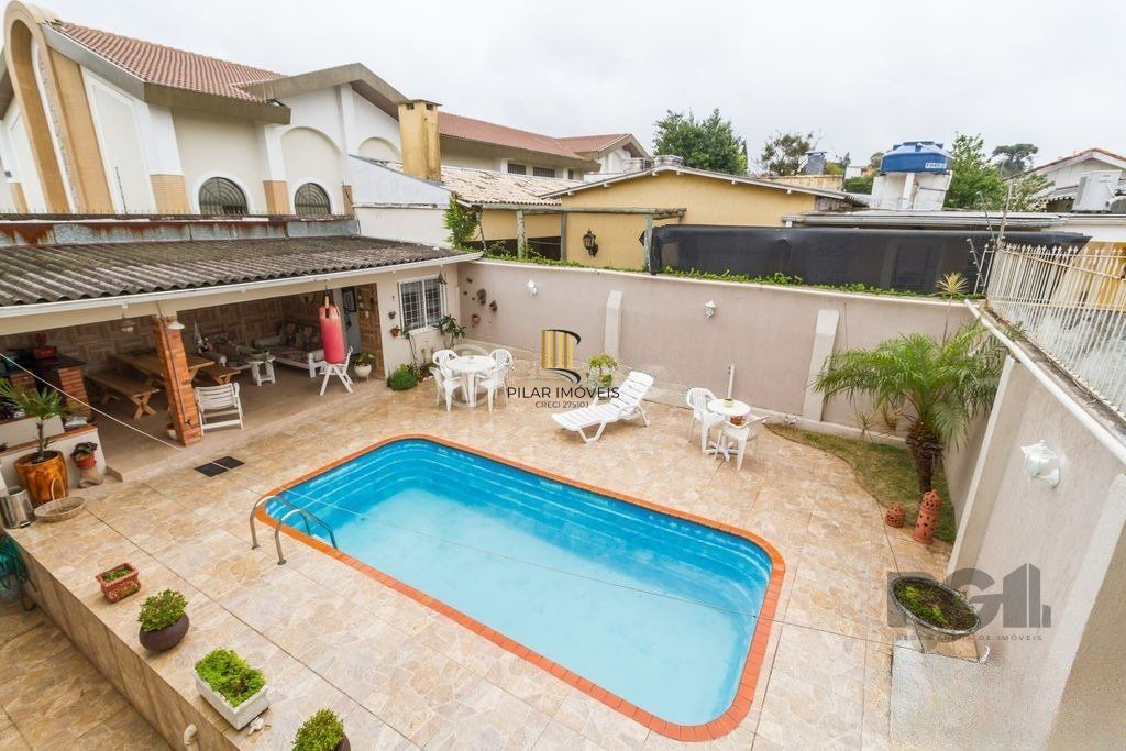 Casa 4 dormitórios no bairro Espírito Santo