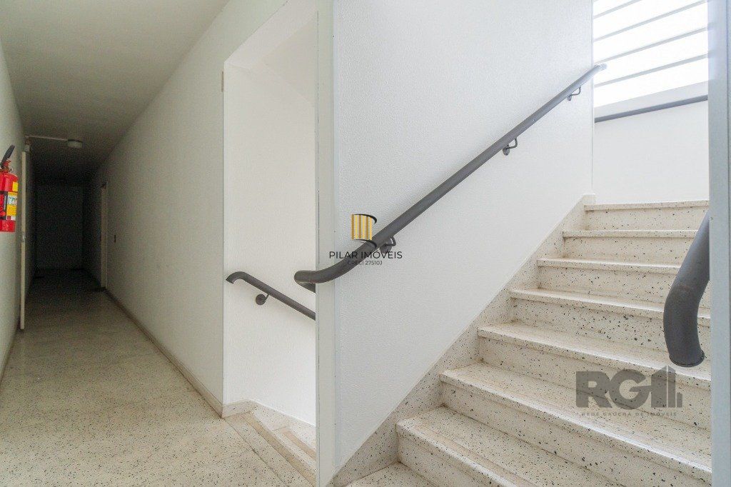 Apartamento com 1 dormitório no bairro camaquã - Porto Alegre