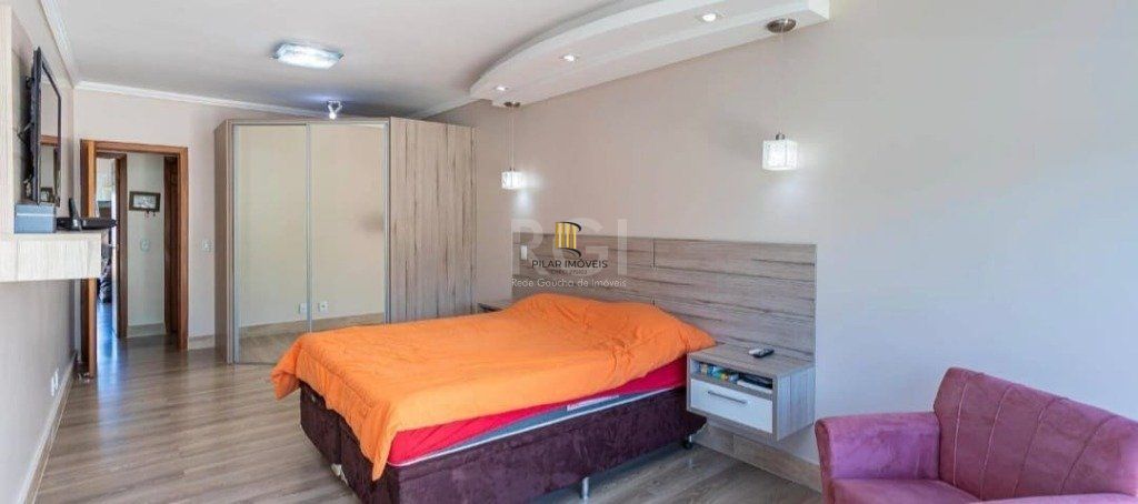 Excelente casa com 3 dormitórios e piscina