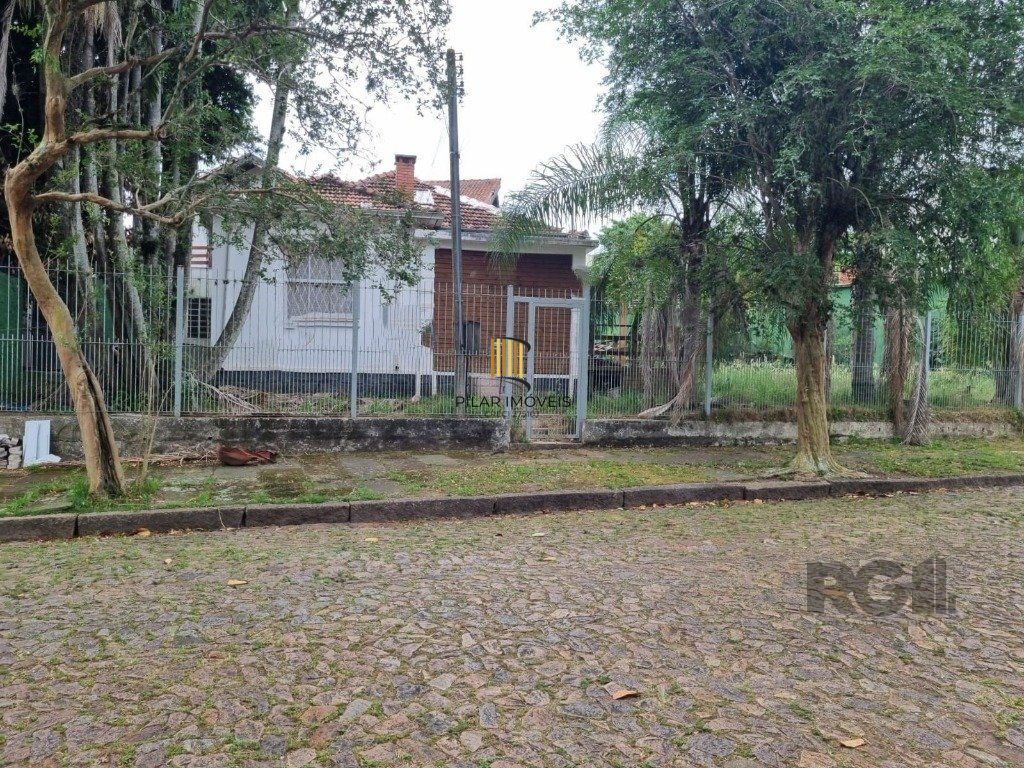 Casa com 3 quartos, 4 vagas e 120m² no bairro Vila Assução