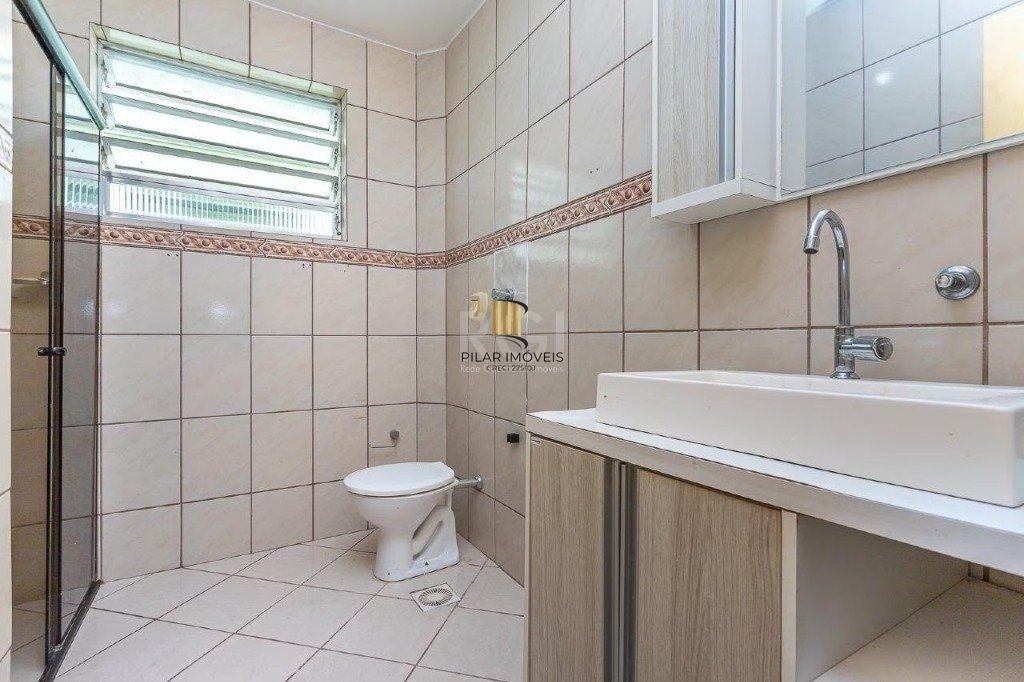 Cobertura de 140m² - 3 dormitórios, 2 banheiros, terraço com churrasqueira e 1 vaga de garagem no Bom Jesus