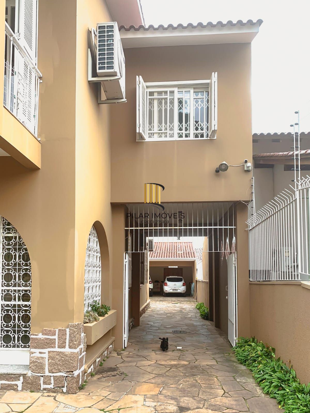 CASA RESIDENCIAL, REPAGINADA POR ARQUITETO COM MUITA ELEGÂNCIA E CONFORTO!