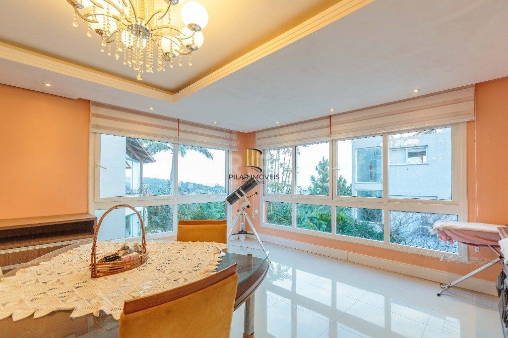 Casa de 498m², bairro Teresópolis