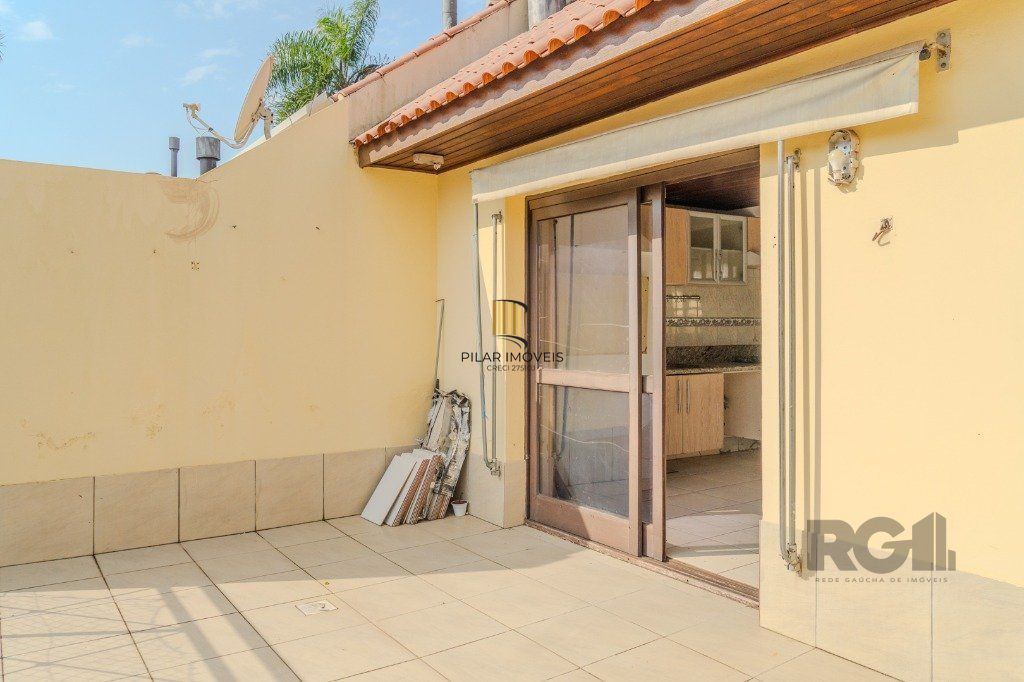 Casa de Condomínio 3 dormitórios no bairro Teresópolis