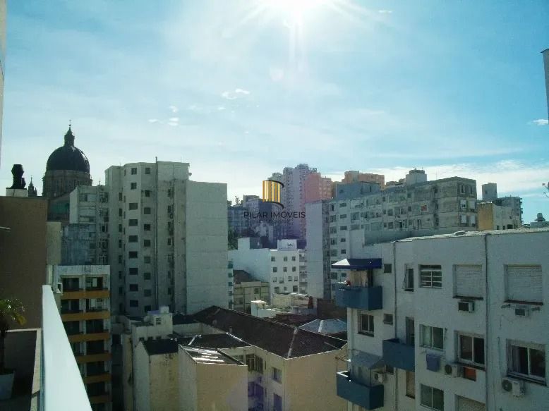 Apartamento de 01 dormitório em edifício com infraestrutura no Centro de Porto Alegre-RS