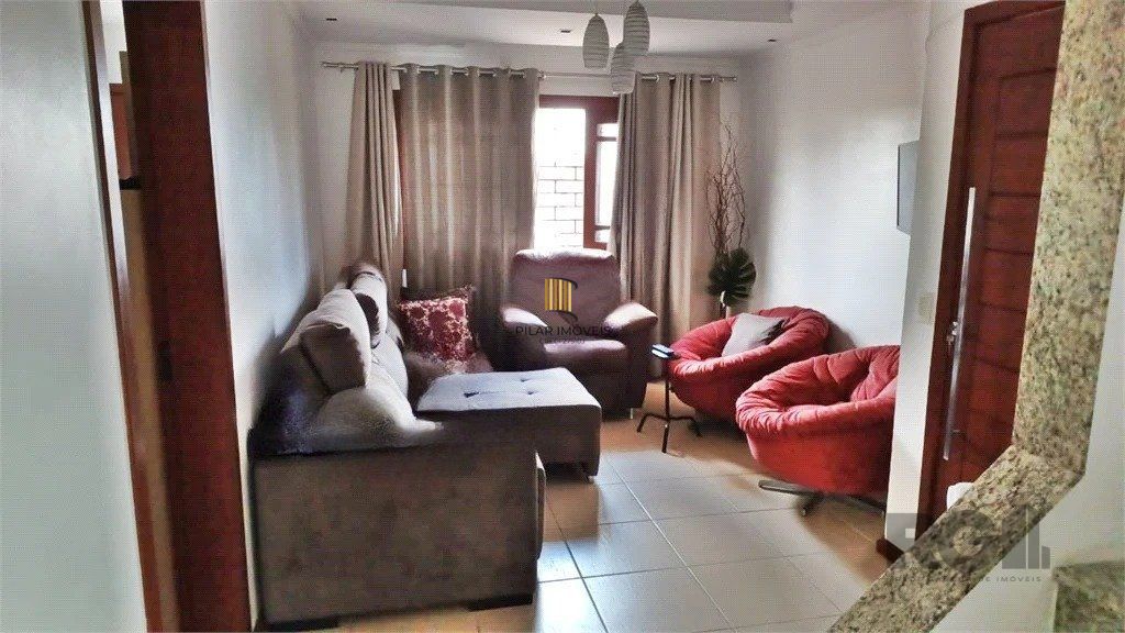 Casa de 3 dormitórios no bairro Sarandi