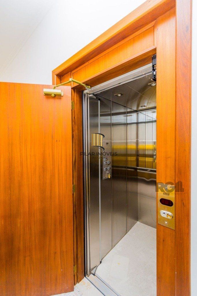 Casa 320m², 3 dormitórios, 3 vagas no bairro Jardim Itu