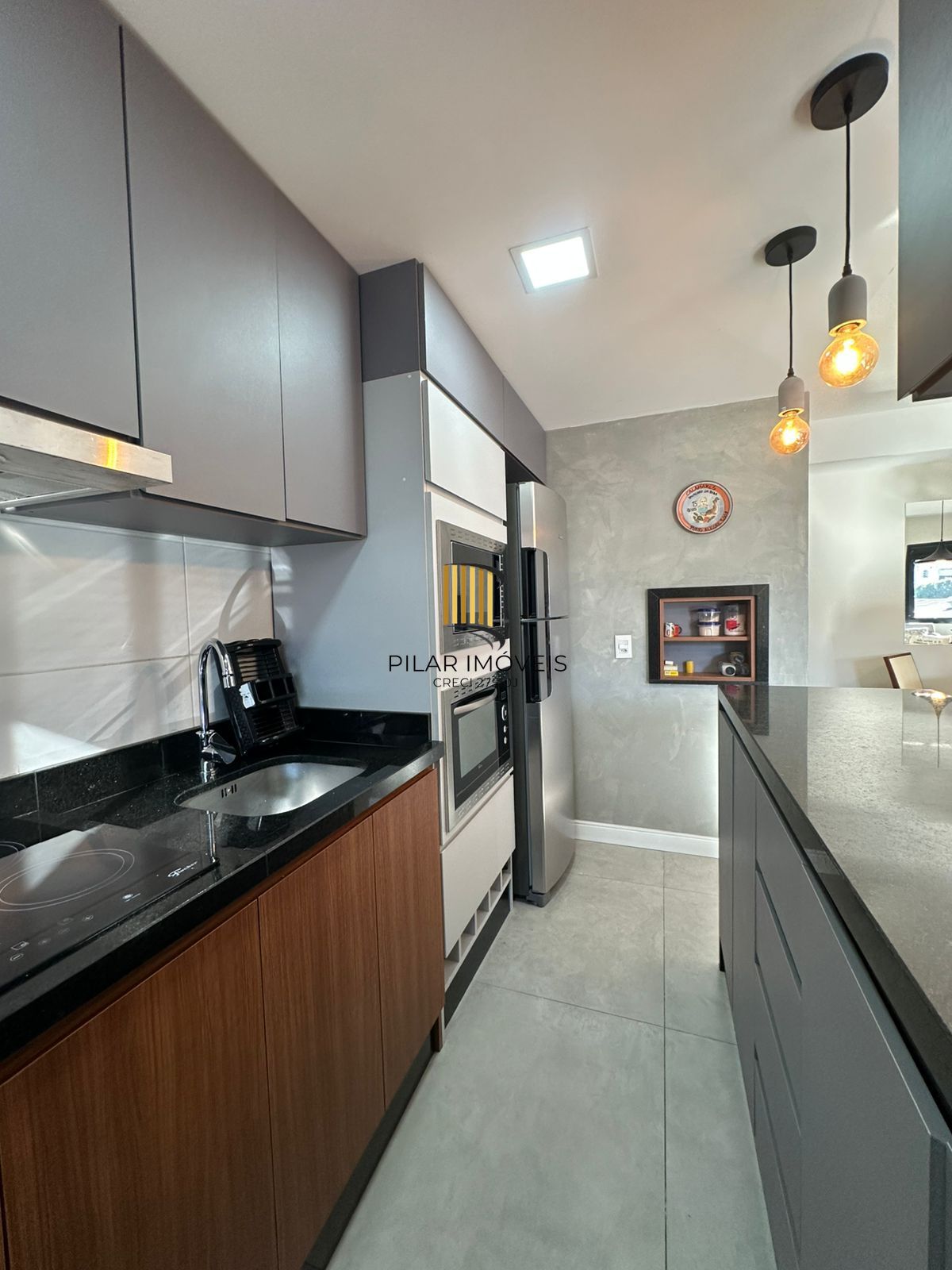 Apartamento Mobiliado e Reformado com Closet, Churrasqueira e Infraestrutura Completa no Centro de Porto Alegre