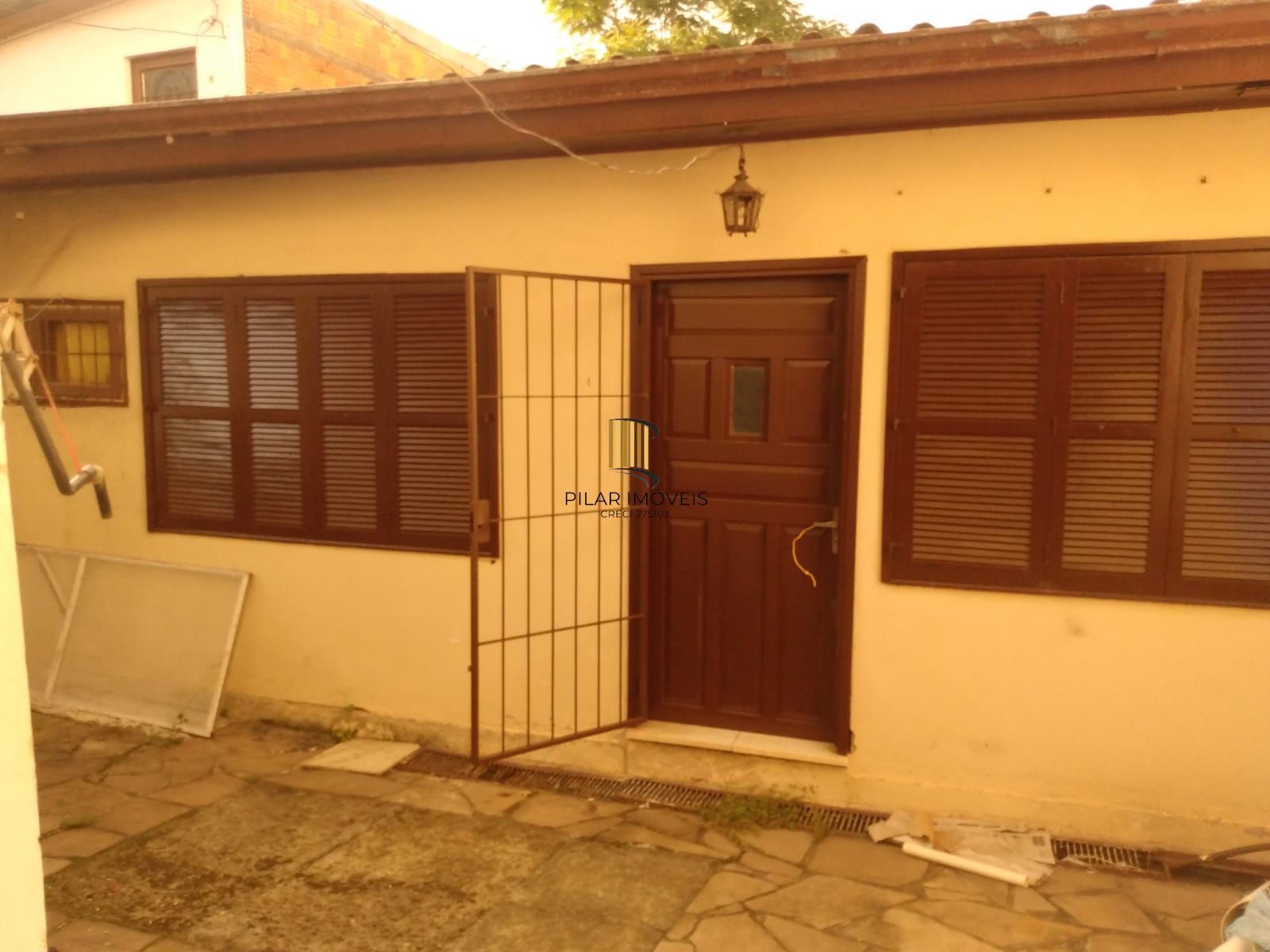 03 casas no mesmo terreno à venda