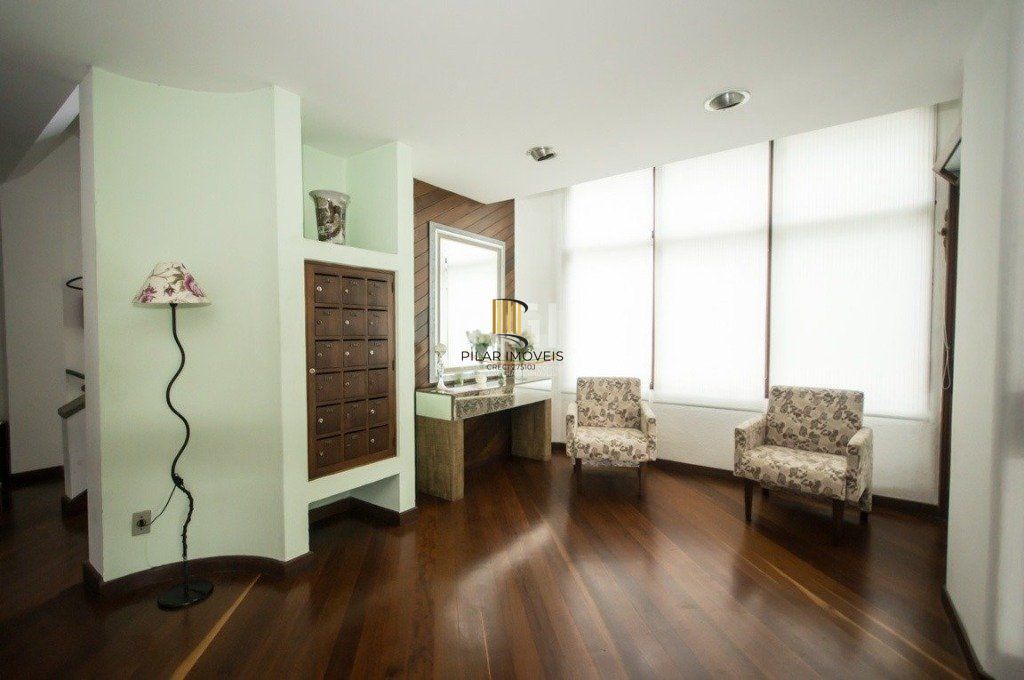 Cobertura para Venda - 237.88m², 3 dormitórios, sendo 1 suites, 2 vagas - Moinhos de Vento