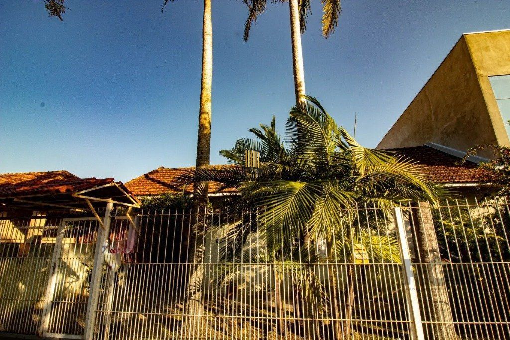 Casa de 3 dormitórios no bairro Santa Maria Goretti