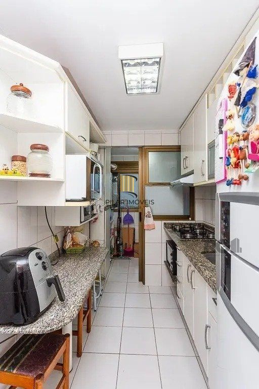 Apartamento com 3 dormitórios no bairro Jardim Carvalho