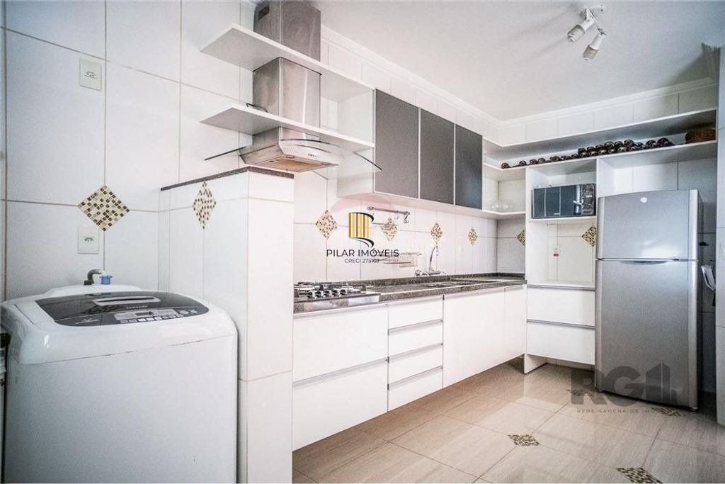 Excelente cobertura de 255m² com 3 dormitórios e 2 vagas.