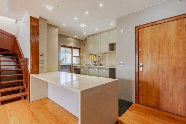 Apartamento à venda em Higienópolis com 236 m², 3 quartos, 1 suíte e 3 vagas.