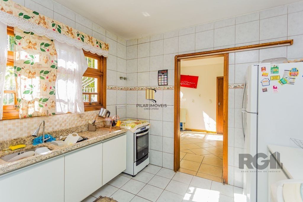 Casa de 2 dormitórios no bairro Passo das Pedras